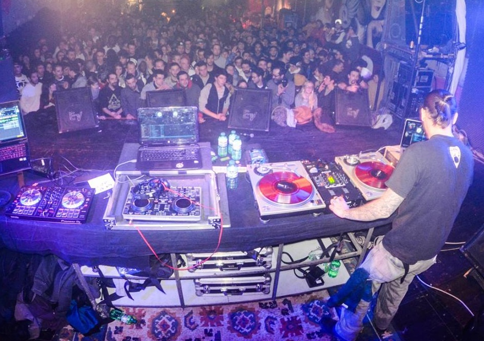 A “La Talpa e l’Orologio” aspettando il 25 aprile – lunedì cena, DJ-Set ed esibizioni live