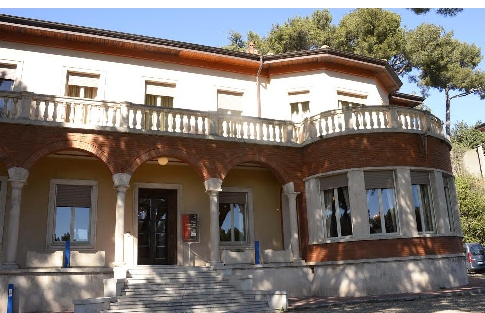 A Villa Faravelli si inaugura la mostra “David Bowie. The Real Face”, da sabato 25 marzo a domenica 7 maggio.