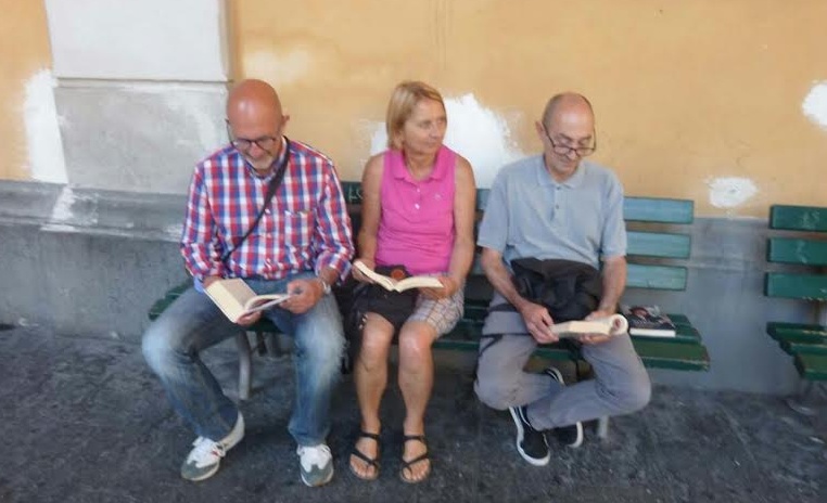 ALTRO SABATO DI PROTESTA “GENTILE” CONTRO LA CHIUSURA DELLA BIBLIOTECA DI IMPERIA