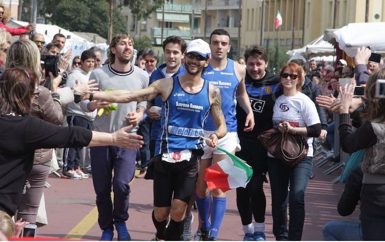 Alla Mondadori di Imperia oggi l’ultimo libro del maratoneta sanremese Michele Graglia