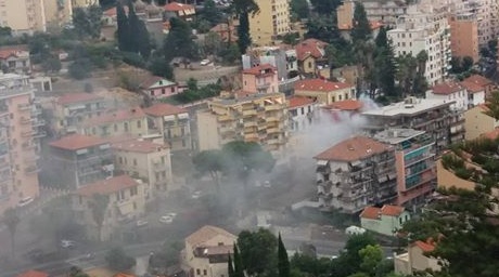 TRAGEDIA SFIORATA – BRUCIA UNA CUCINA IN VIA CANEPA: ATTIMI DI TERRORE, DUE INTOSSICATI