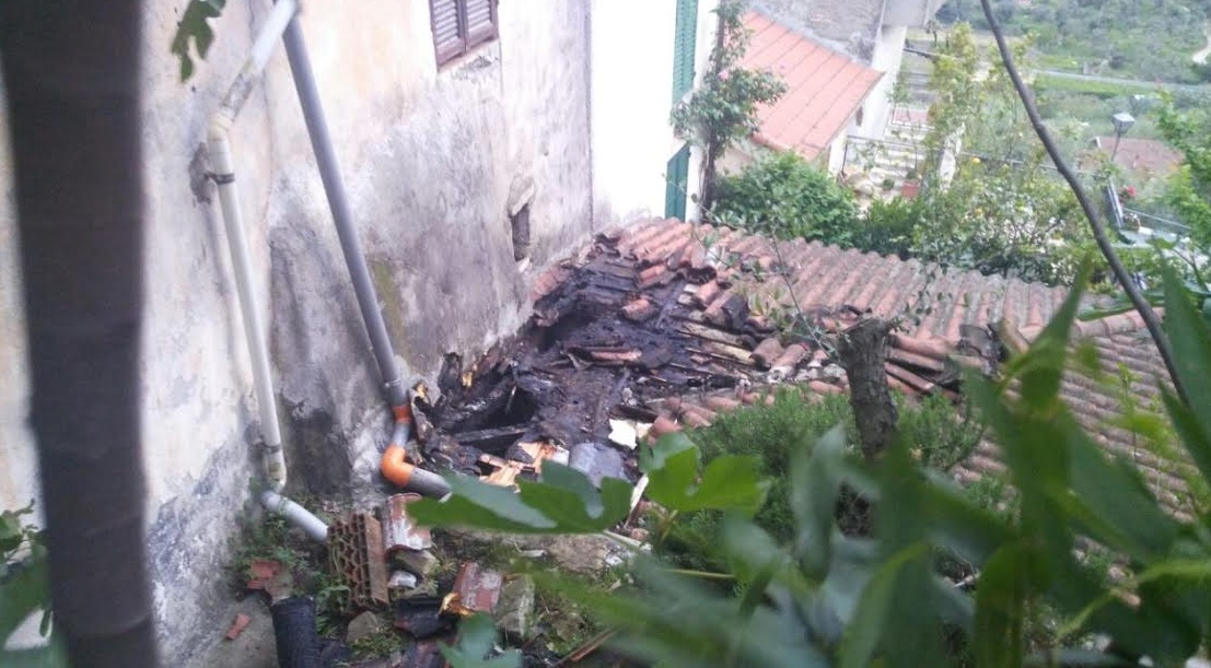 Brucia garage a Moltedo – tanta paura ma danni ridotti