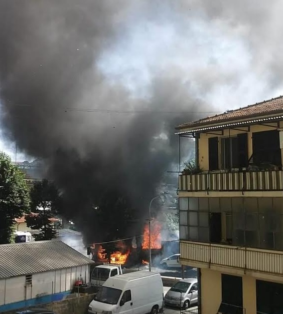 Brucia una baracca a Roverino, Vigili del Fuoco sul posto a domare le fiamme