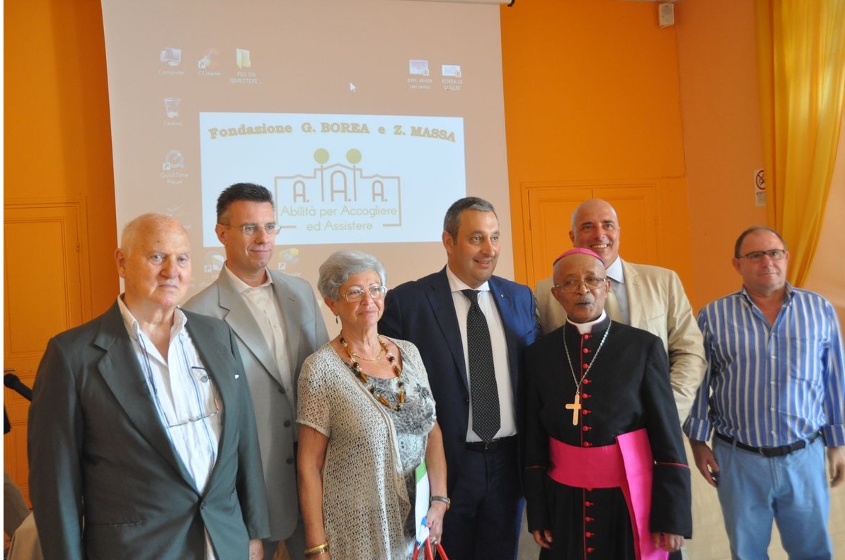 CALL CENTER PER BADANTI E ASILO PER I NONNI: ECCO IL FUTURO DI “CASA BOREA”/ FOTO E VIDEO