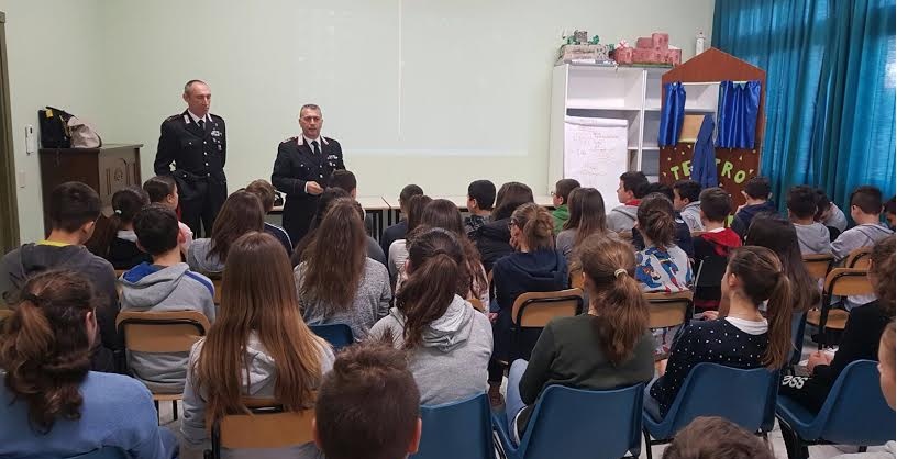 CARABINIERI NELLE SCUOLE DI ARMA PER PARLARE DI BULLISMO E CYBERBULLISMO