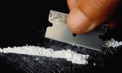 Spacciava dai domiciliari, arrestato 42enne con 100 grammi di cocaina