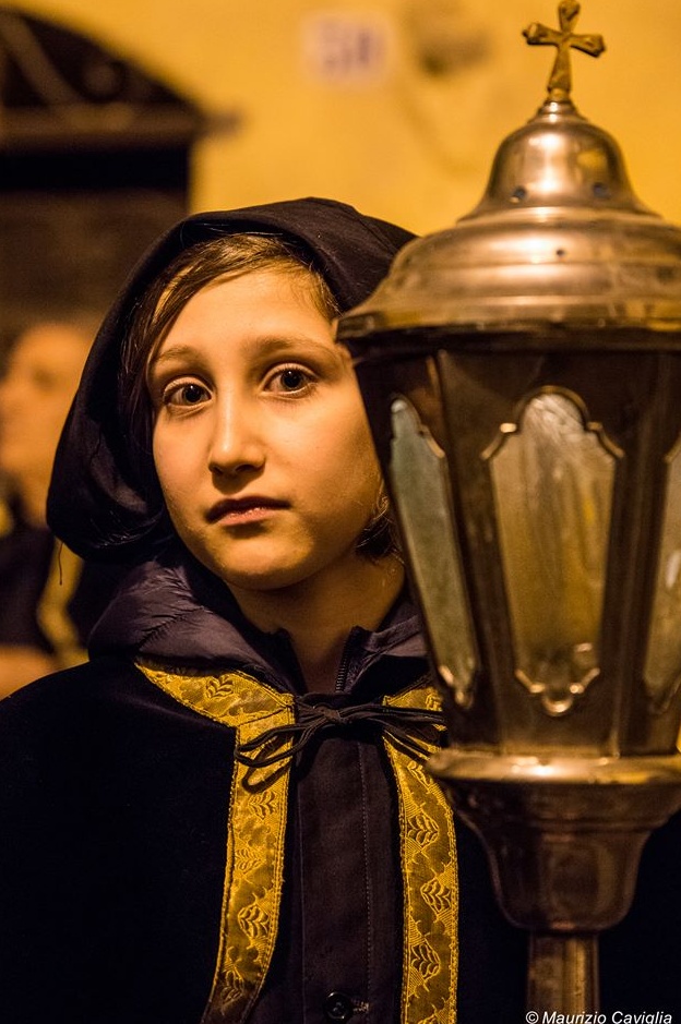 Ceriana: spettacolare processione per il Giovedì Santo – le foto