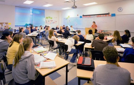 Crolla porzione di soffitto durante la lezione all’Alberghiero di Taggia/ Nessun ferito