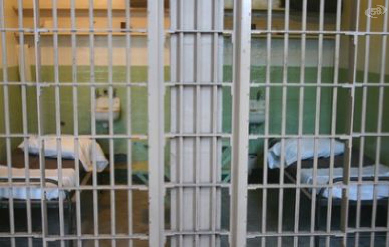 Non vuole essere scarcerato: detenuto si barrica nel penitenziario