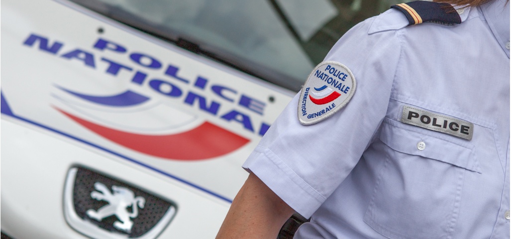 DONNA STRANGOLATA A NIZZA, IL COMPAGNO RICERCATO ANCHE IN ITALIA
