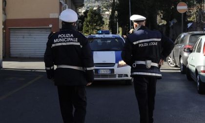 Diano Marina: lombardi e piemontesi a passeggio, 7 denunce della polizia locale