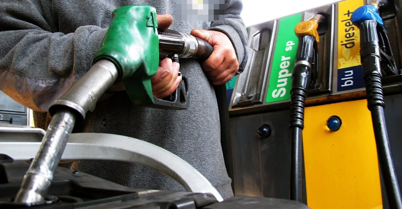 Prezzo del carburante: rincaro del 7% nel primo trimestre dell’anno