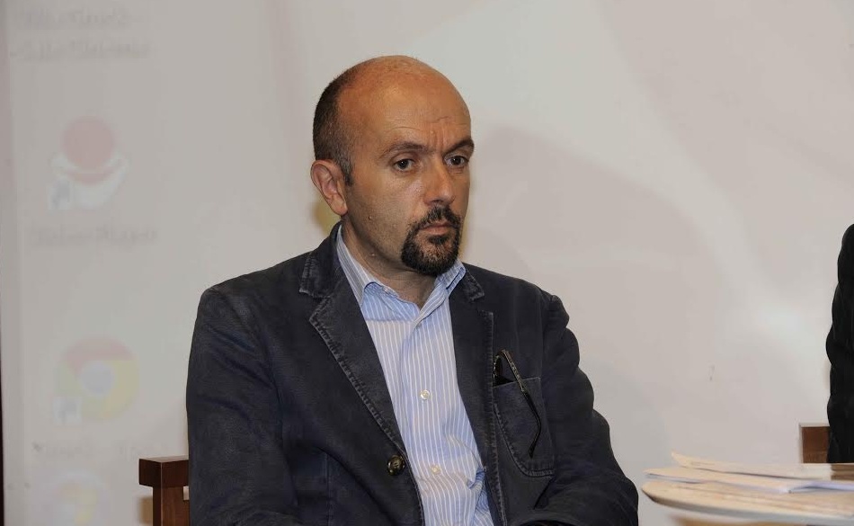 Domani il via ai saldi, Cosentino (Confesercenti): “Chi compra online uccide il commercio delle città: andate nei negozi”