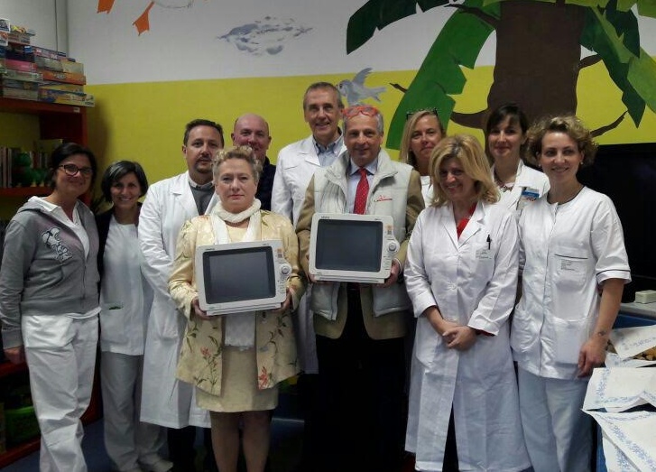Due importanti macchinari per il reparto di pediatria di Sanremo dall’associazione Old Stars