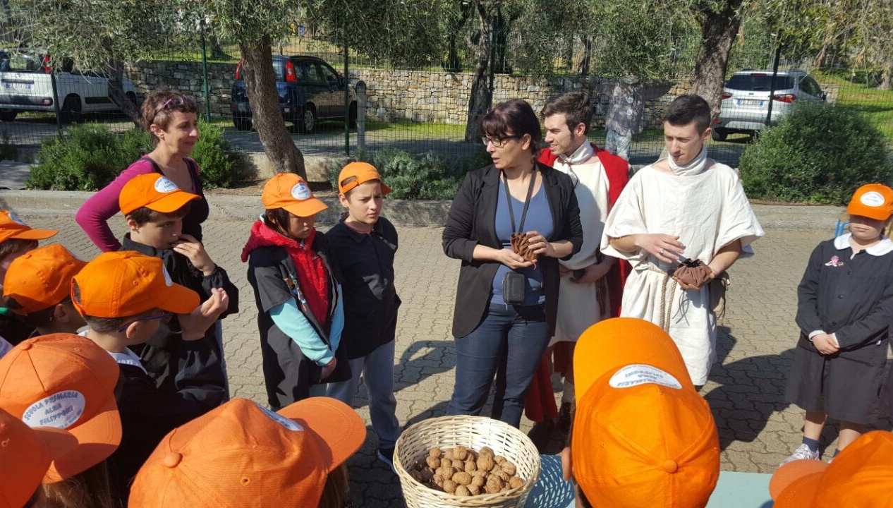 Gli alunni delle elementari di San Bartolomeo in visita alla Mansio Romana
