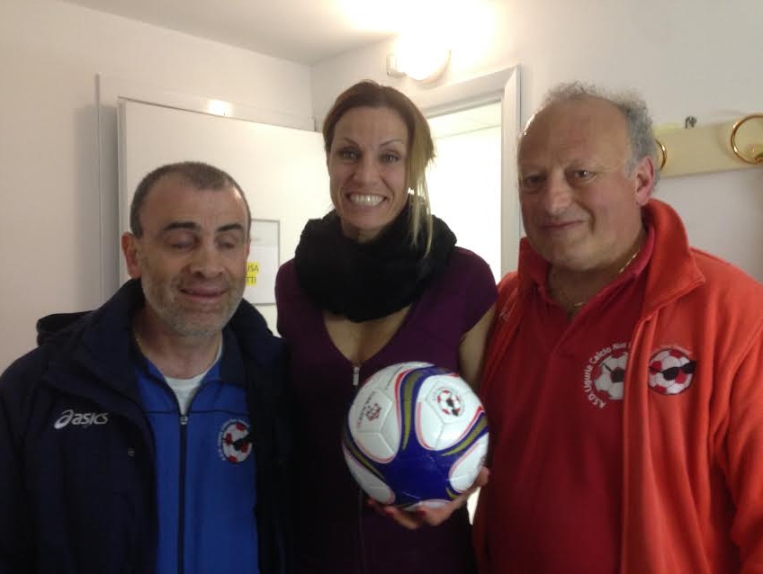 I calciatori non vedenti di Sanremo gasati da Annalisa Minetti battono la Roma 4-1 a Coldirodi