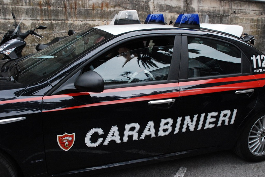 Rapina il Carrefour e spintona l’addetto alla sicurezza: arrestato