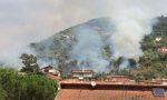 Incendio di sterpaglie vicino alle case sopra Pontedassio