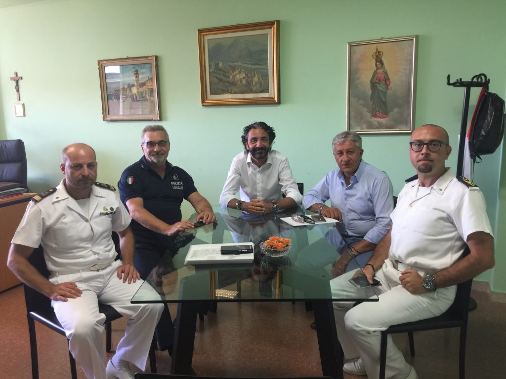 Sicurezza in spiaggia: collaborazione tra vigili urbani e capitaneria ad Arma