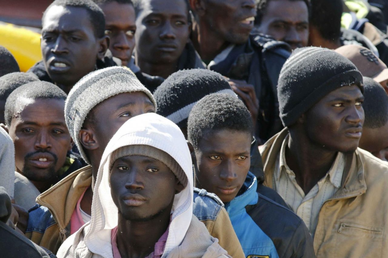 IMPERIA: 700 FIRME DELLA LEGA NORD CONTRO I MIGRANTI NELL’EX CASERMA CRESPI