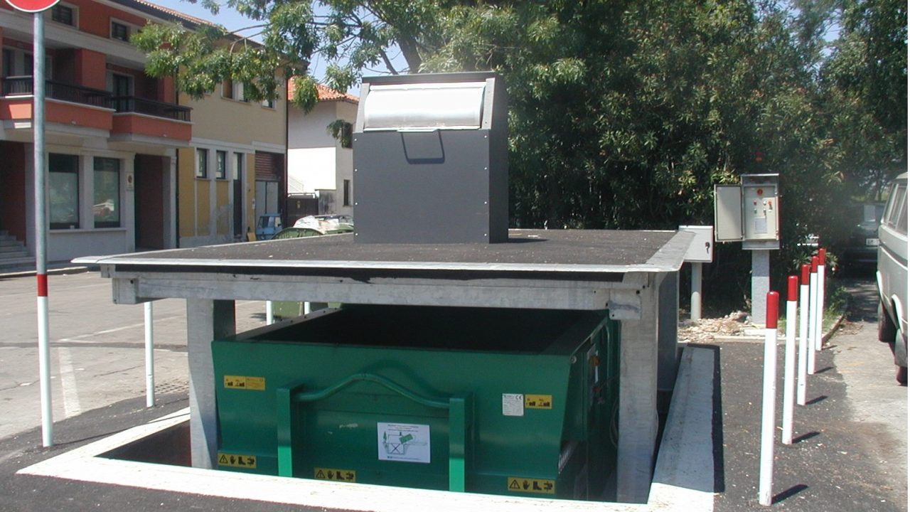 ISOLE ECOLOGICHE IN ALCUNE ZONE CITTADINE PER IL SERVIZIO “PORTA A PORTA”