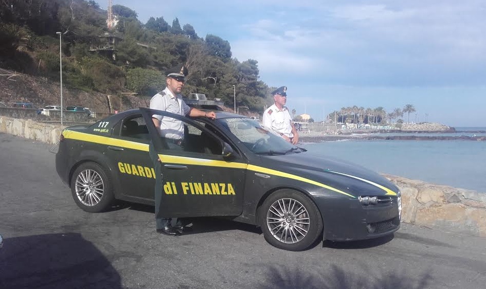 Il bilancio della Finanza nei primi 6 mesi dell’anno: “pizzicati” 23 evasori fiscali, confiscati beni per quasi 2 milioni di euro e sequestrate decine di kg di droga
