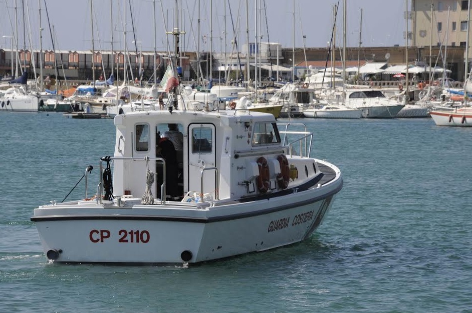 Imperia: Guardia Costiera sequestra acquascooter al largo di Porto Maurizio