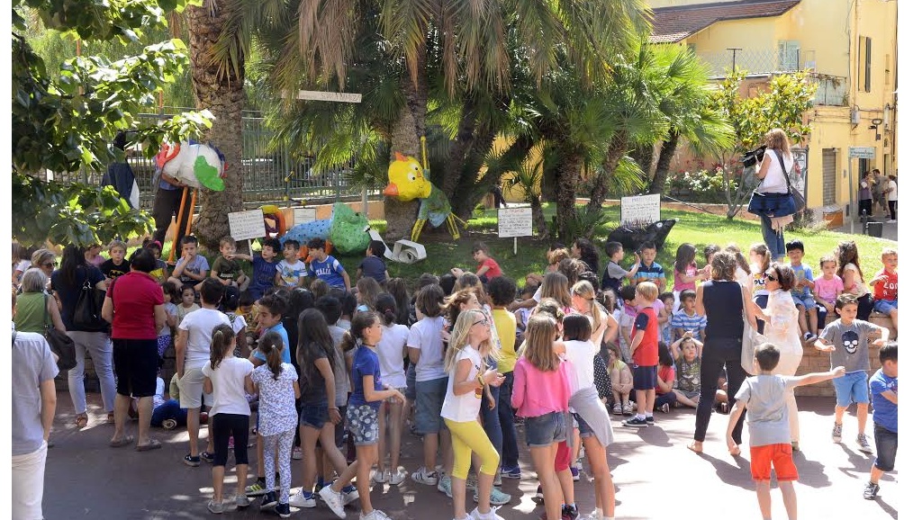 Imperia, arriva Scuola Babonza con gli animali immaginari di cartapesta