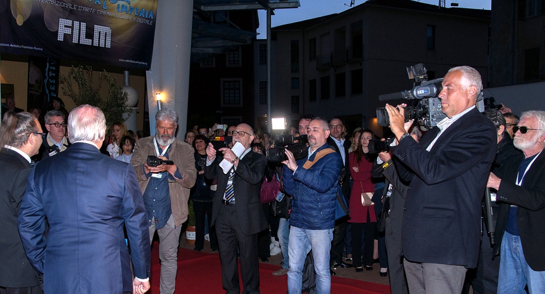 Imperia: gala del Videofestival “sold out”, manca però l’illuminazione sull’ex palazzo comunale