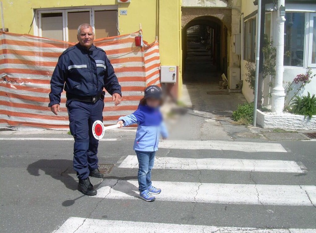 Imperia: scuola materna di Borgo Prino a lezione con la Municipale