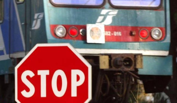 L’8 marzo festeggiano le donne ma c’è sciopero dei treni