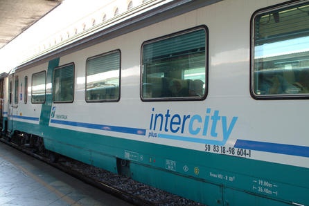Linea interrotta tra Genova e Milano. Più posti sugli Intercity e agevolazioni su abbonamenti e Carta Tutto Treno