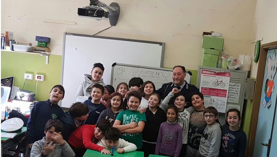 LEZIONI DI EDUCAZIONE STRADALE al plesso del “Castillo”