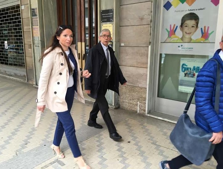 LIQUIDAZIONE MAI INCASSATA: AVVOCATI DEGLI OPERAI  TRADECO IN BANCA QUESTA MATTINA PER RITIRARE 30 DEI 53 ASSEGNI DEI TFR DIPENDENTI