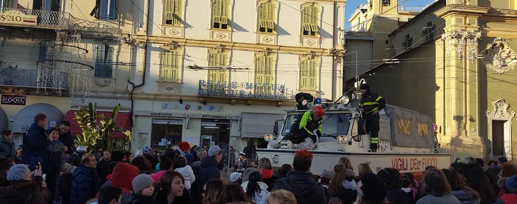 La Befana dei Vigili del Fuoco ha fatto visita ai bimbi dell’ospedale Borea