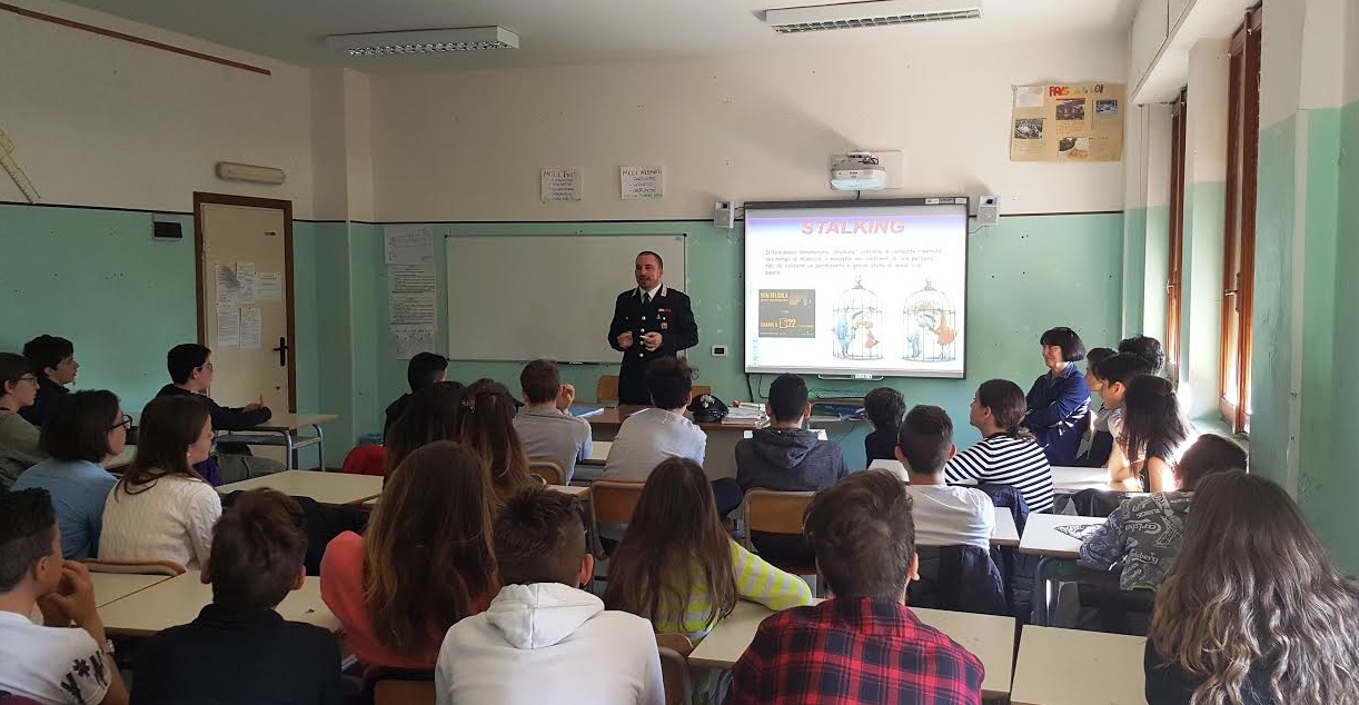 Lezione di legalità nelle scuole medie con i carabinieri di Sanremo