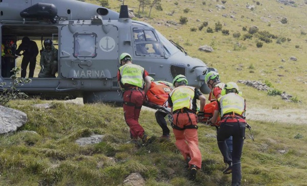 MAXI ESERCITAZIONE: MARINA MILITARE E SOCCORSO ALPINO DELL’IMPERIESE RIUNITI A COGOLETO