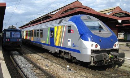 MIGRANTE FOLGORATO SUL TETTO DI UN TRENO PARTITO DA VENTIMIGLIA/ E' VIVO MA HA RIPORTATO USTIONI