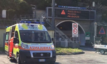 Gruppo di migranti cammina sull'A10, attenzione tra Arma e Sanremo