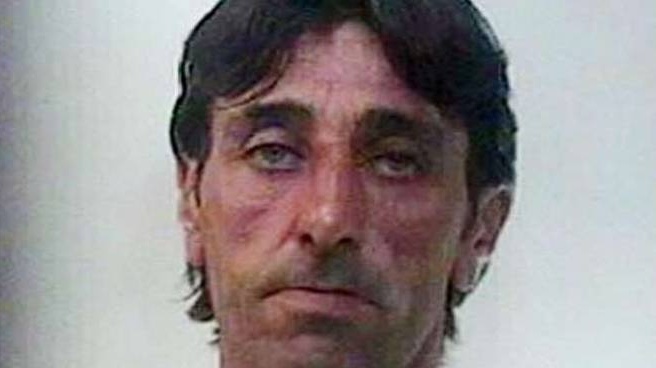 MINACCIA E INSULTA IL BARISTA CHE NON GLI SERVE DA BERE: CONDANNATO A 6 MESI PER STALKING MARIO CALA’