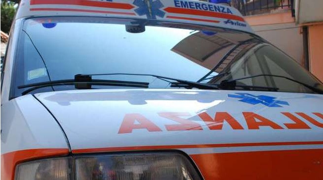 BORDIGHERA: UN 54ENNE CADE DA UNA PIANTA DI 4 METRI/ GRAVE AL SANTA CORONA