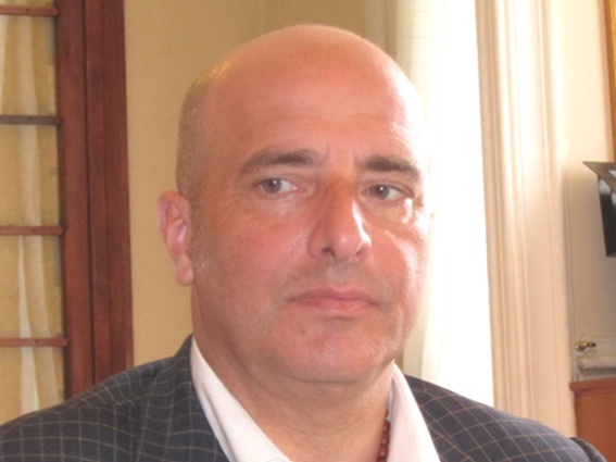 Multa da 206 euro all’assessore regionale Berrino per l’irregolare affissione dei manifesti elettorali