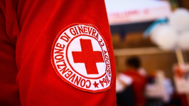 NIGERIANO DI 27 ANNI RISCHIA DI MORIRE ANNEGATO A VENTIMIGLIA, DOPO UN TUFFO IN MARE