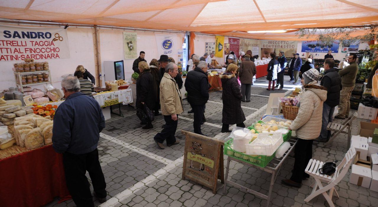 Oltre 300 espositori per la Fiera della Candelora numero 317