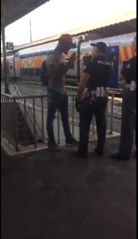 Poliziotto Stazione Ventimiglia migranti video1