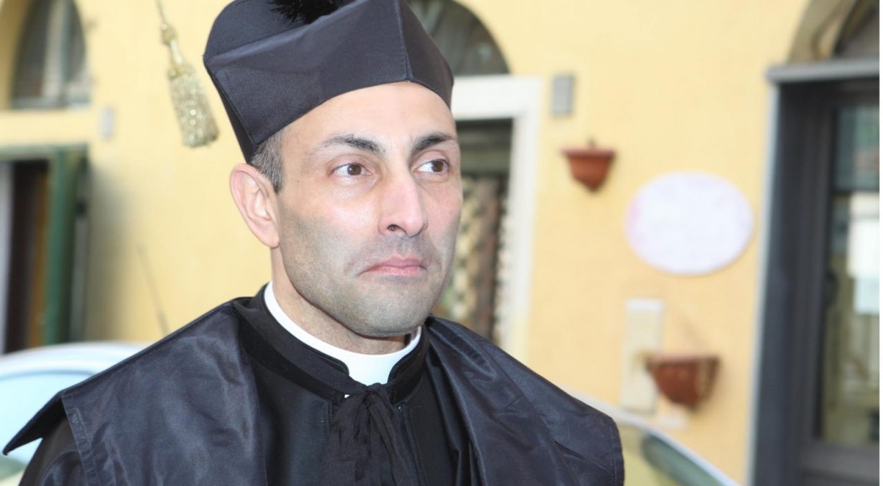 Prete nei guai: Don Licciardello rinviato a giudizio
