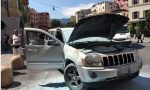 Principio di incendio a bordo di un suv in piazza Eroi Sanremesi