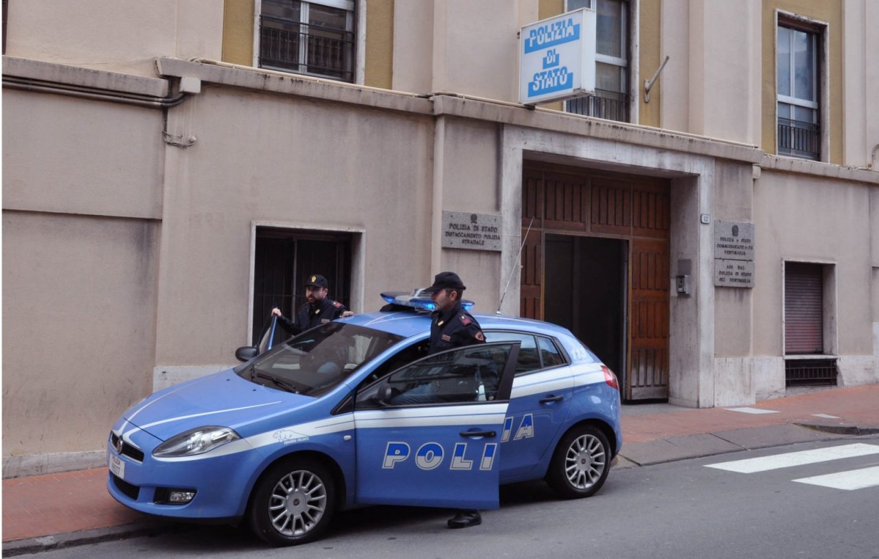 RISSA PER LA GESTIONE DELLA MOSCHEA FINISCE A BOTTE/ 4  PERSONE TRATTENUTE DALLA POLIZIA