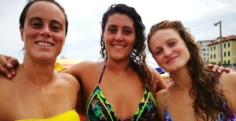 SALVANO BAGNANTI IN DIFFICOLTA’ TRA LE ONDE: LE RAGAZZE DEL SETTEROSA PREMIATE DALLA GUARDIA COSTIERA