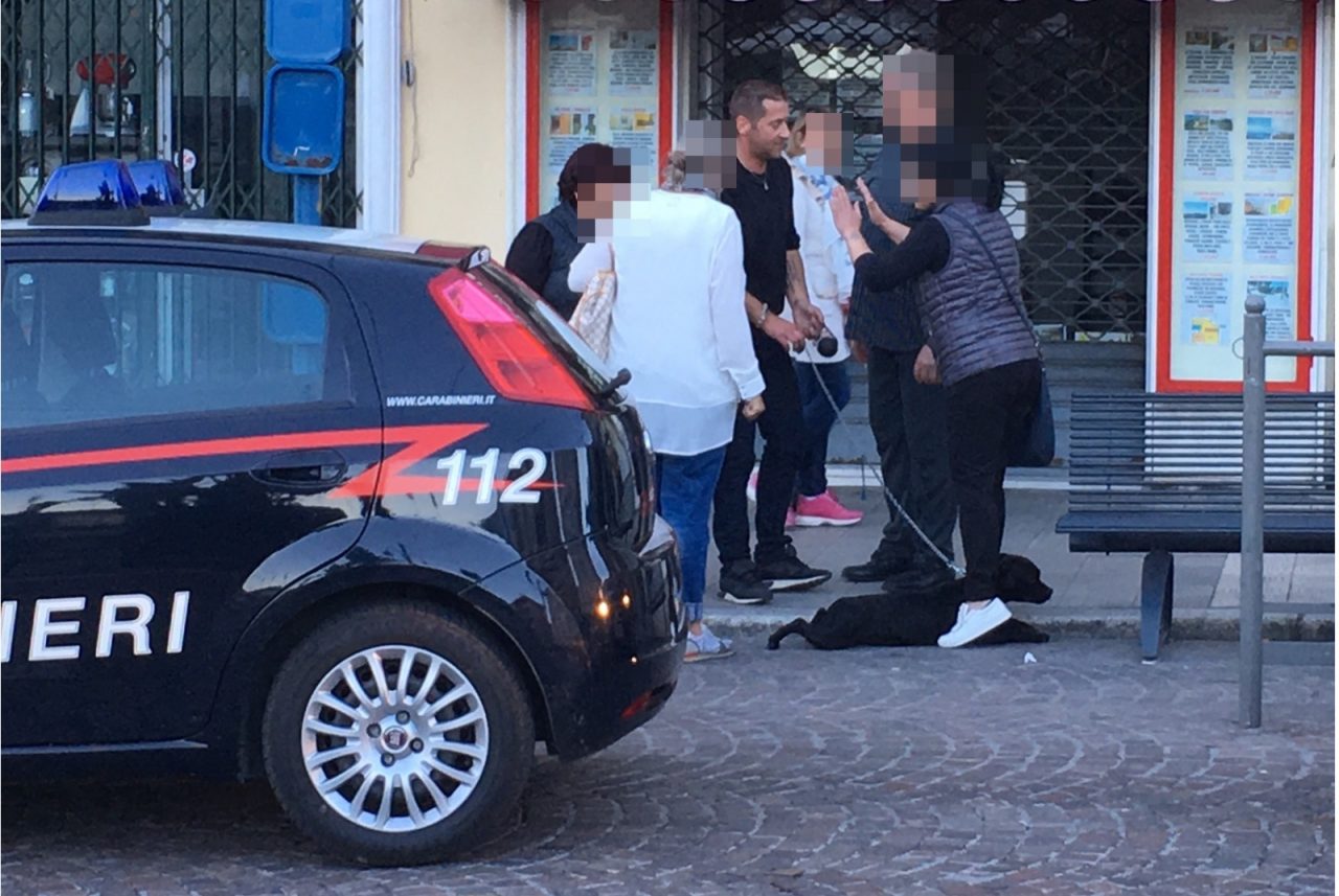 SANREMO: “RENATO VENTRE SHOW” IN PIAZZA COLOMBO/ INSULTI AI VIGILI: “MI POTEVATE INVESTIRE IL CANE”/ VIDEO/ FOTO